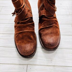 Born Brown Leather Upper fringes women size 10M